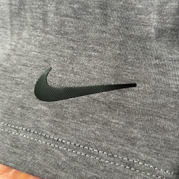 Men’s Nike Golf Dri-Fit Long Sleeve - Picture 3 of 4